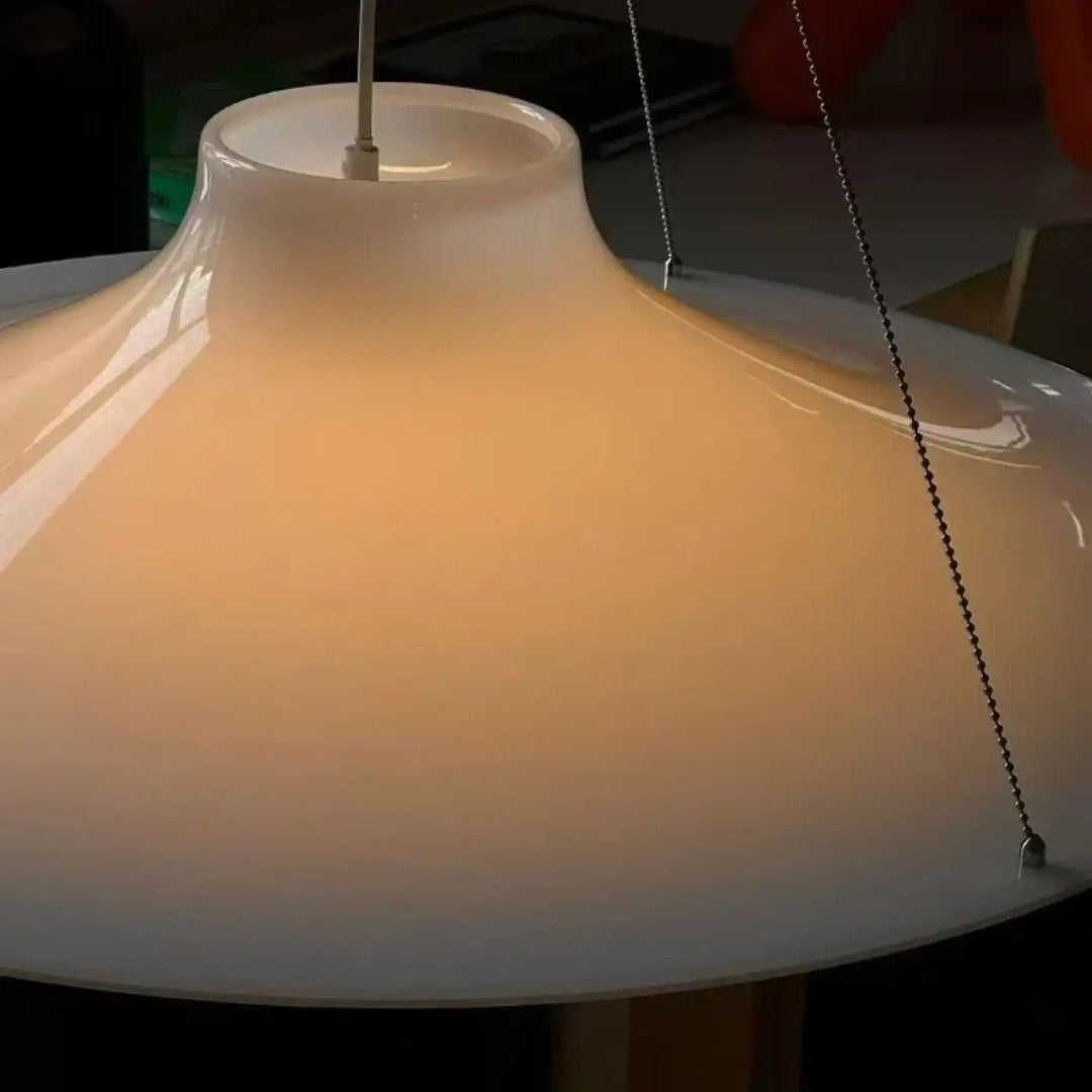 Suspension courbes fluides blanche ambiance douce chic