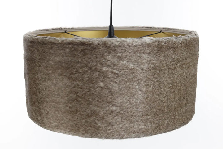 Suspension luminaire bear light avec abat-jour beige en fausse fourrure douce taupe et intérieur jaune contrastant