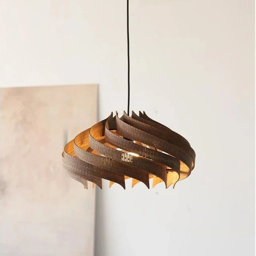 Suspension design en bois pour une lumière douce et élégante