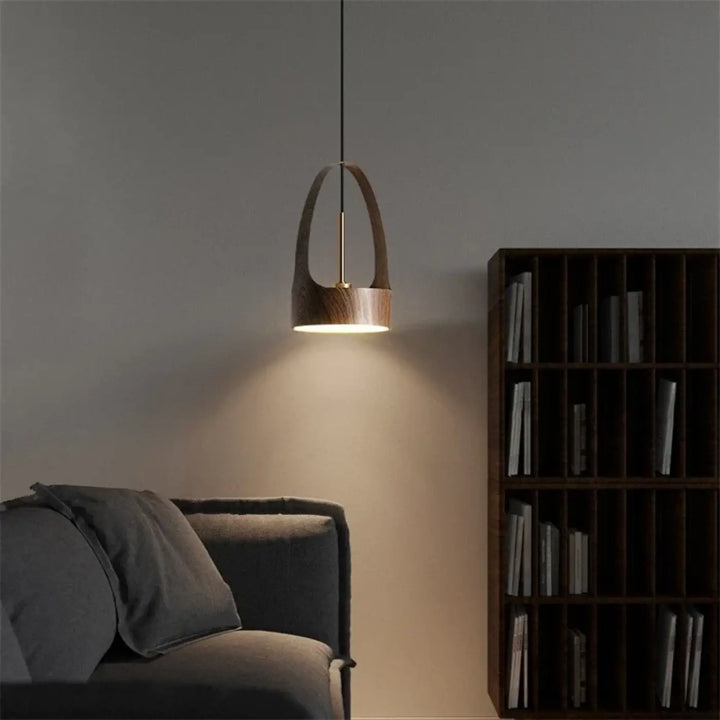 Suspension design bois moderne avec abat-jour cylindrique élégant

