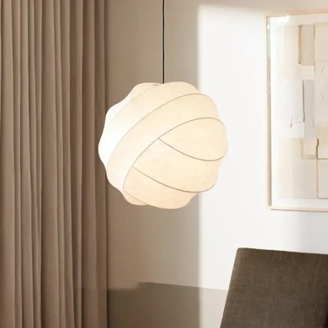 Suspension Design Boule Torsadée en Soie Moderne


