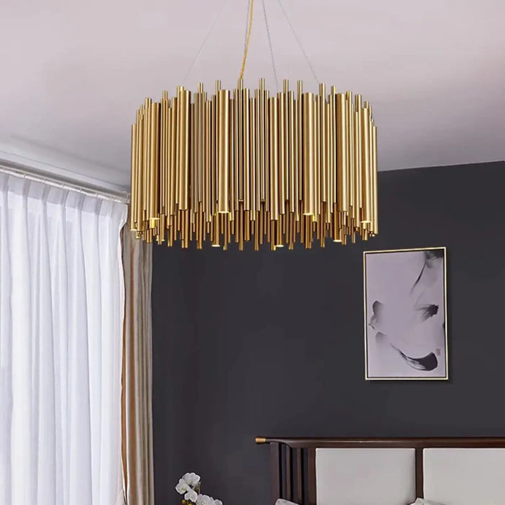 Suspension design dorée tubes métalliques élégante