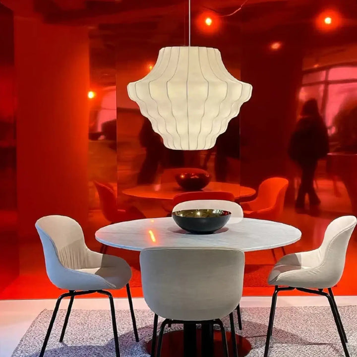 Suspension design élégante en tissu et métal sculpté