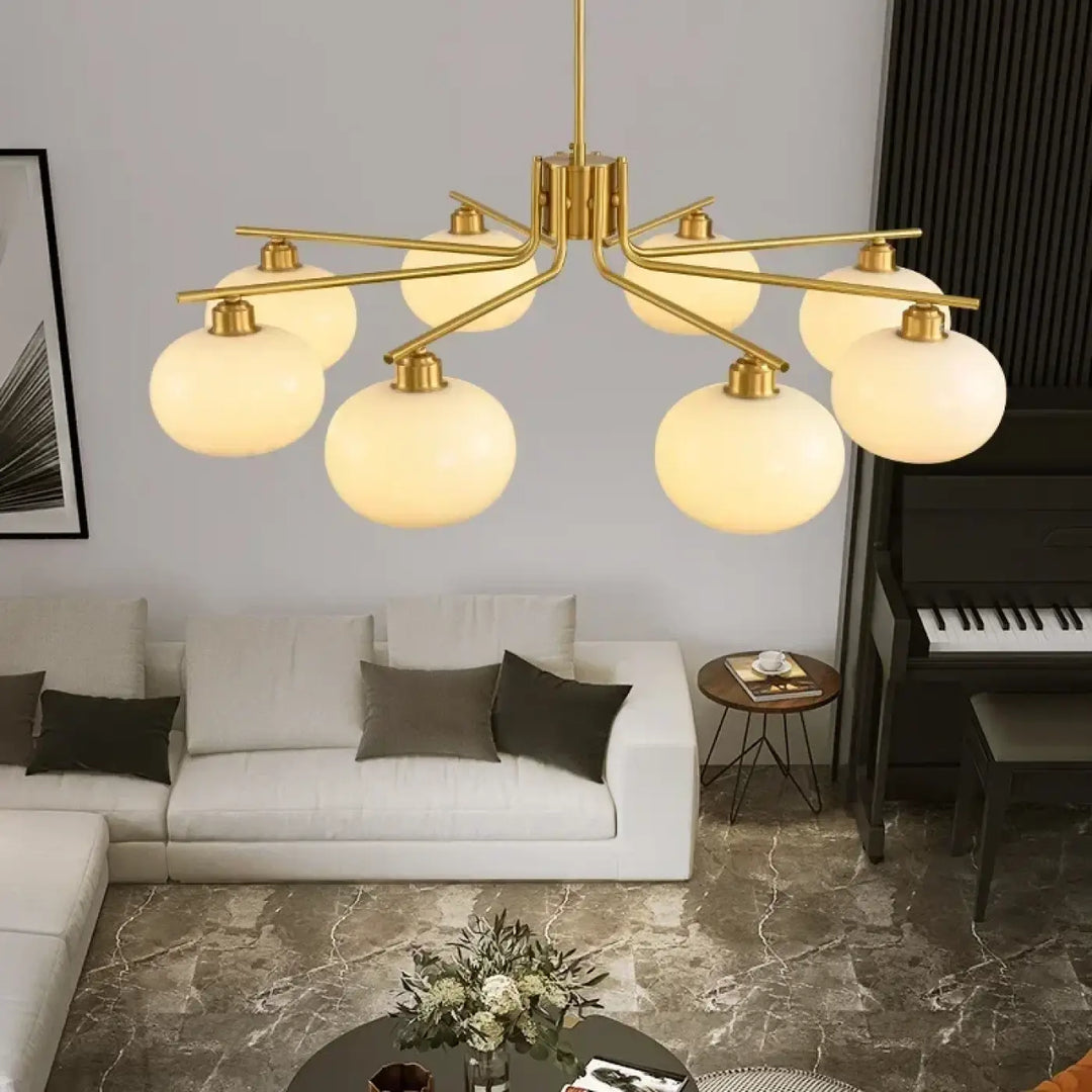 Suspension design avec globes en verre opale élégante