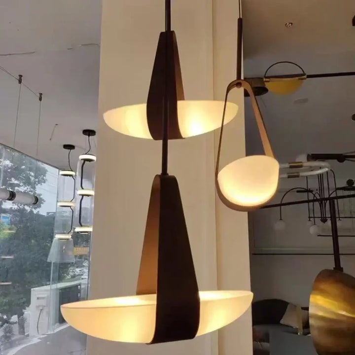 Suspension minimaliste cuir et verre led intérieur chic