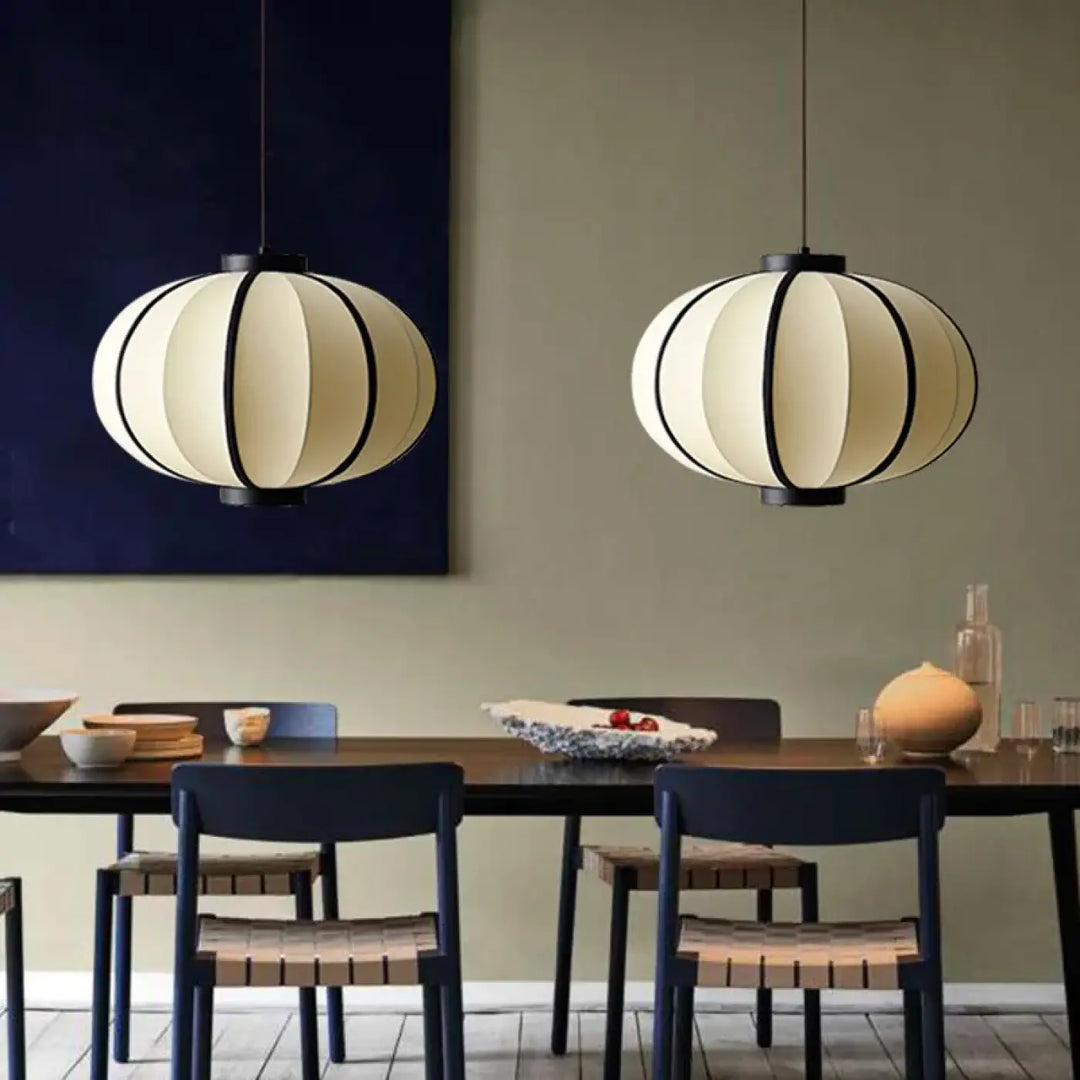 Suspension minimaliste en tissu écru style beige élégant