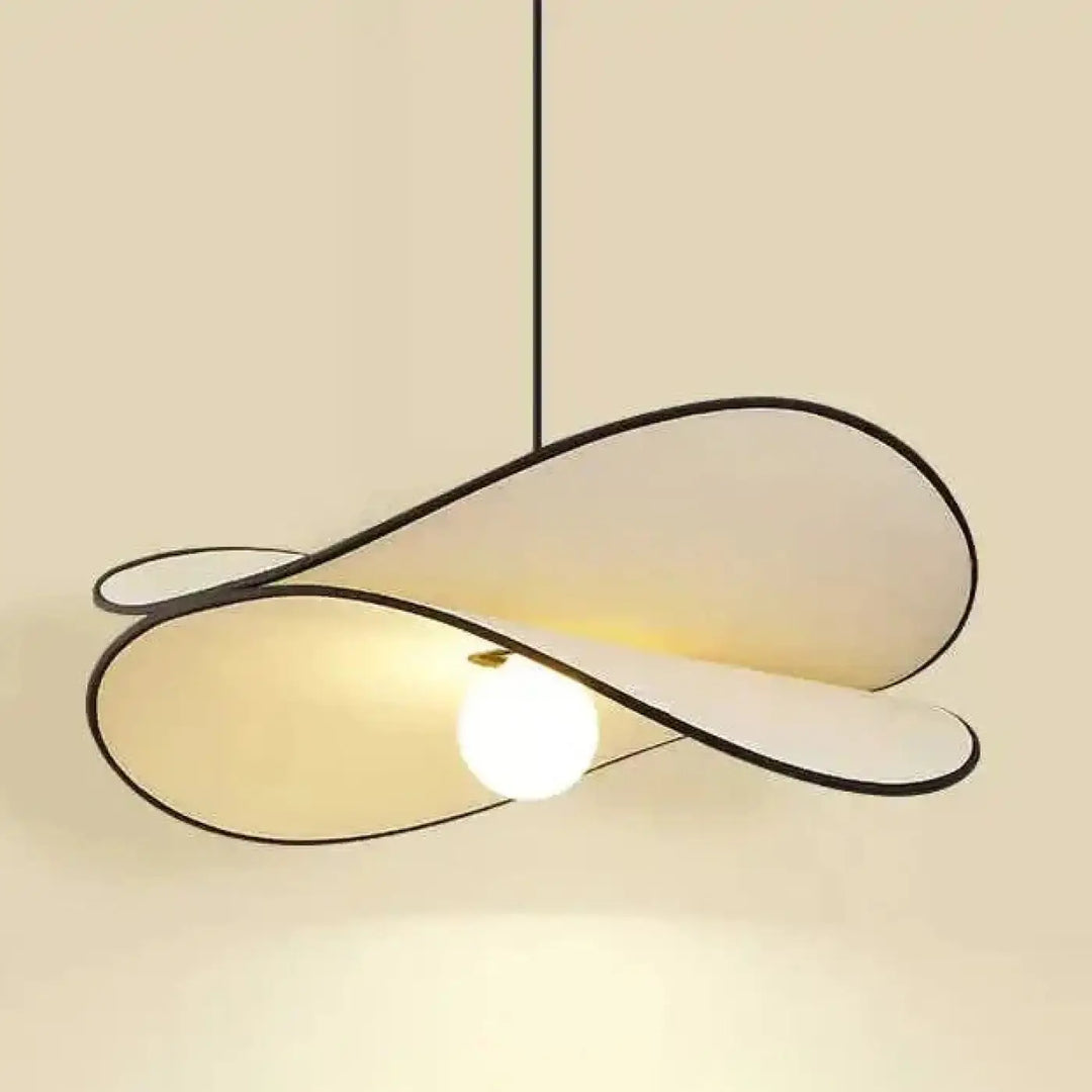 Suspension design moderne à lignes organiques élégantes beige