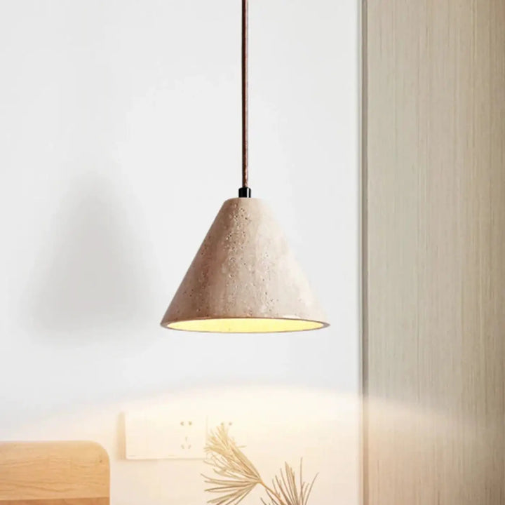 Suspension design en pierre beige forme dôme moderne