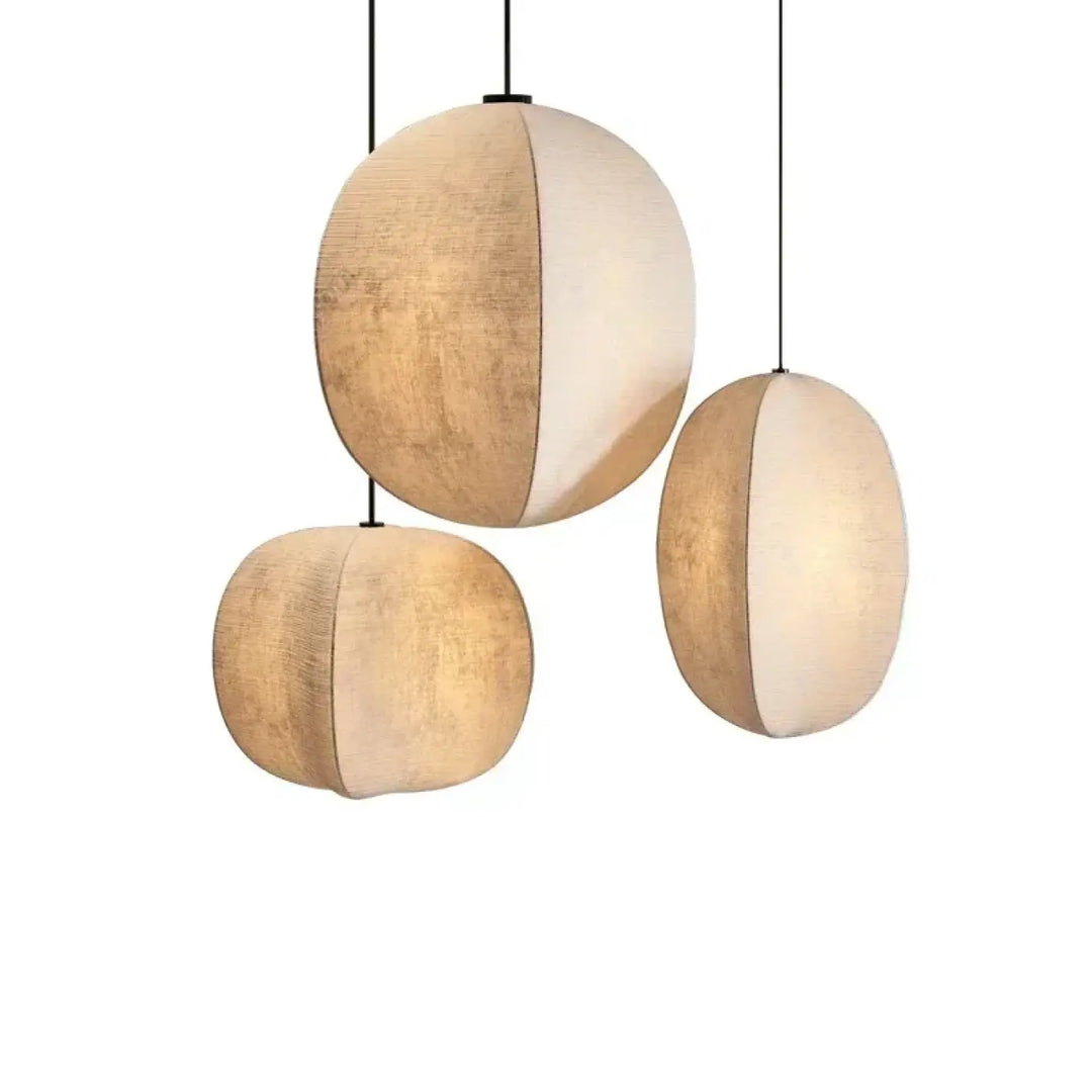 Suspension textile beige formes organiques intérieur élégant
