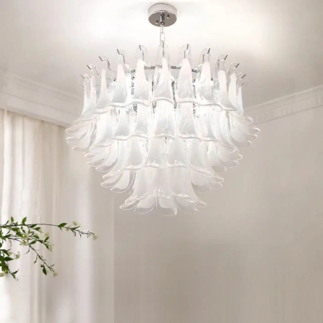Suspension luminaire nymo avec verre soufflé blanc élégant et design suspension à élégance intemporelle chrome fini