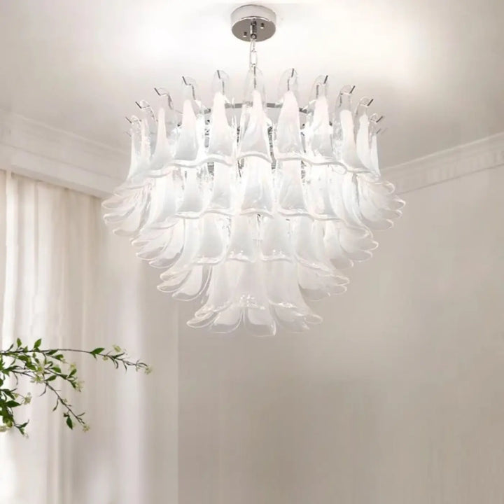 Suspension luminaire nymo avec verre soufflé blanc élégant et design suspension à élégance intemporelle chrome fini