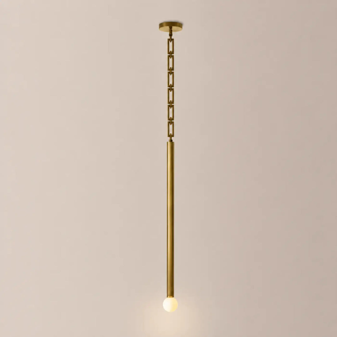Suspension luminaire hinty en tube métallique vertical en laiton avec globe lumineux et chaîne de suspension élégante
