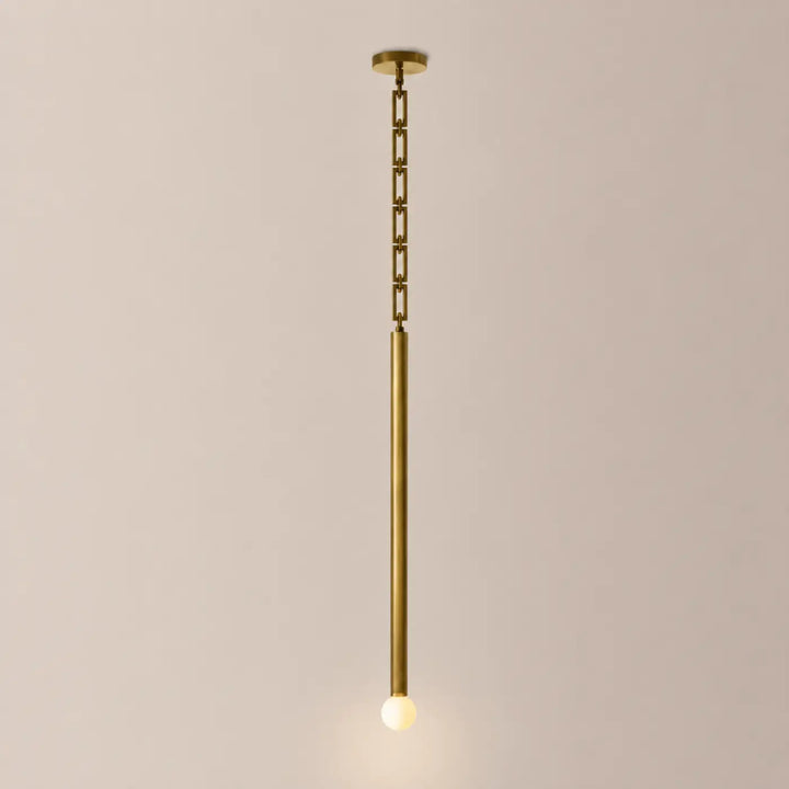 Suspension luminaire hinty en tube métallique vertical en laiton avec globe lumineux et chaîne de suspension élégante
