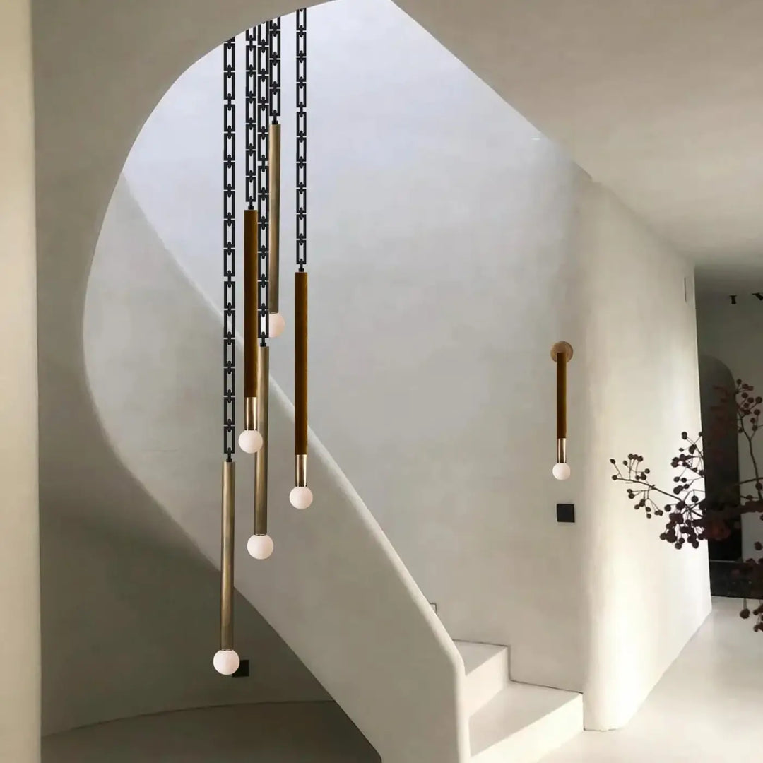 Suspension luminaire hinty avec suspension design verticale en tube métallique et globe lumineux blanc élégant