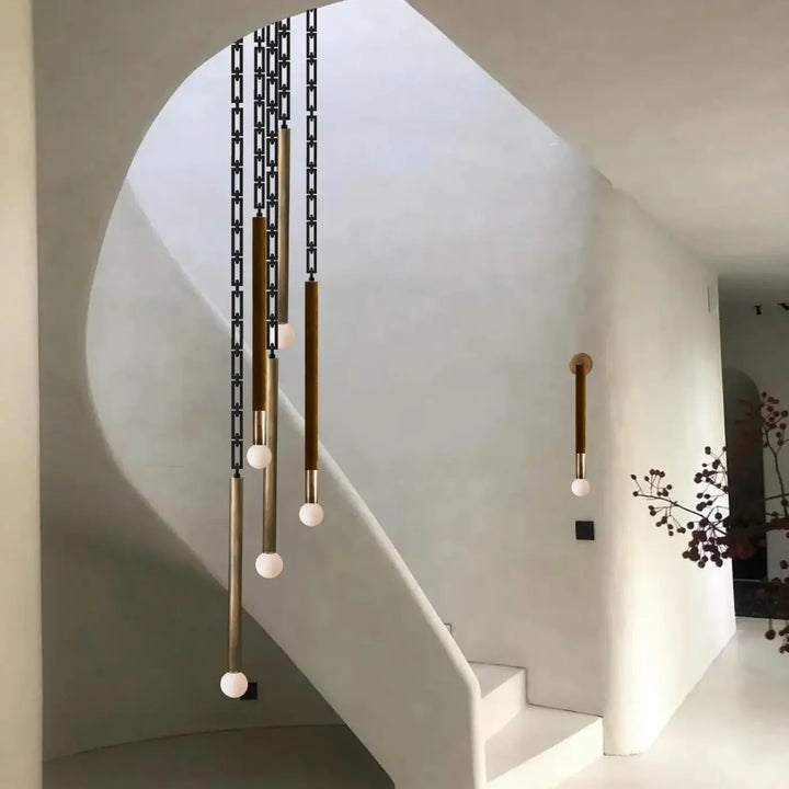 Suspension luminaire hinty avec suspension design verticale en tube métallique et globe lumineux blanc élégant