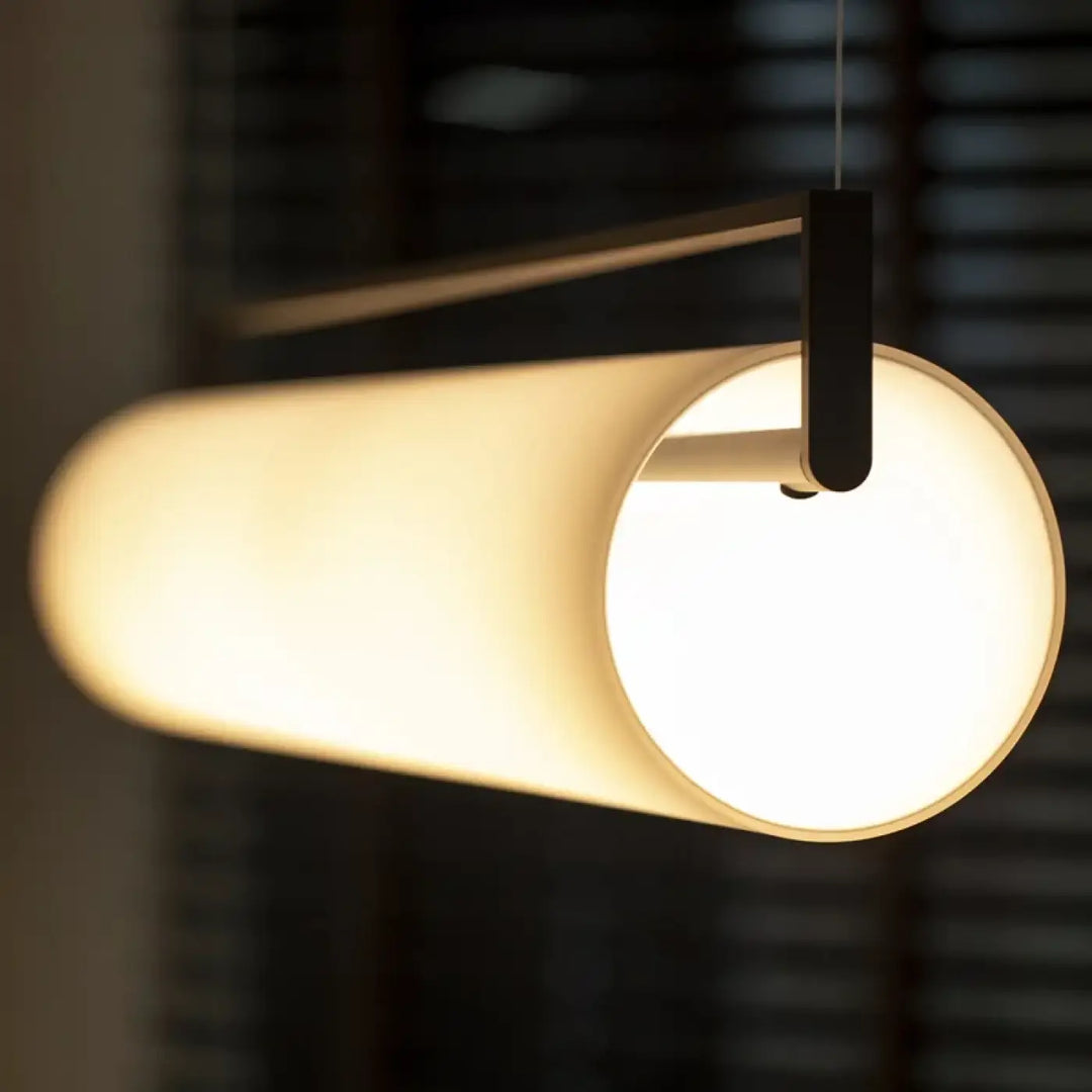 Suspension Élégante Opaline Pour Salle À Manger Intime
