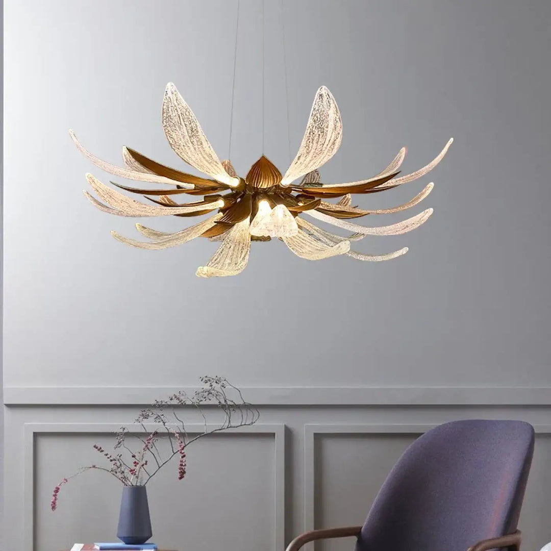 Suspension fleur verre cuivre élégante transparent doré chic
