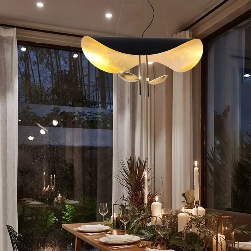 Suspension Forme Ailée Design Moderne Sculptural