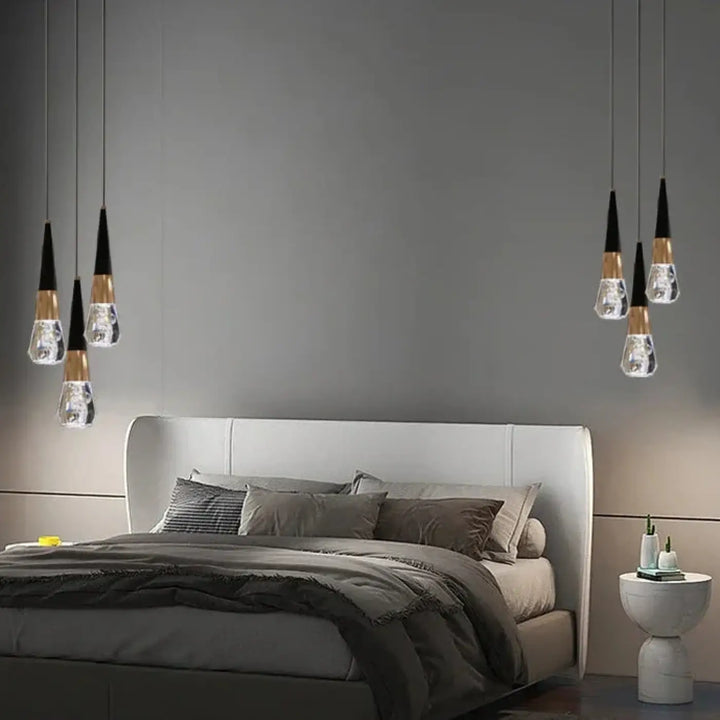 Suspension Goutte Noire Et Dorée Avec Bulle De Verre Élégance