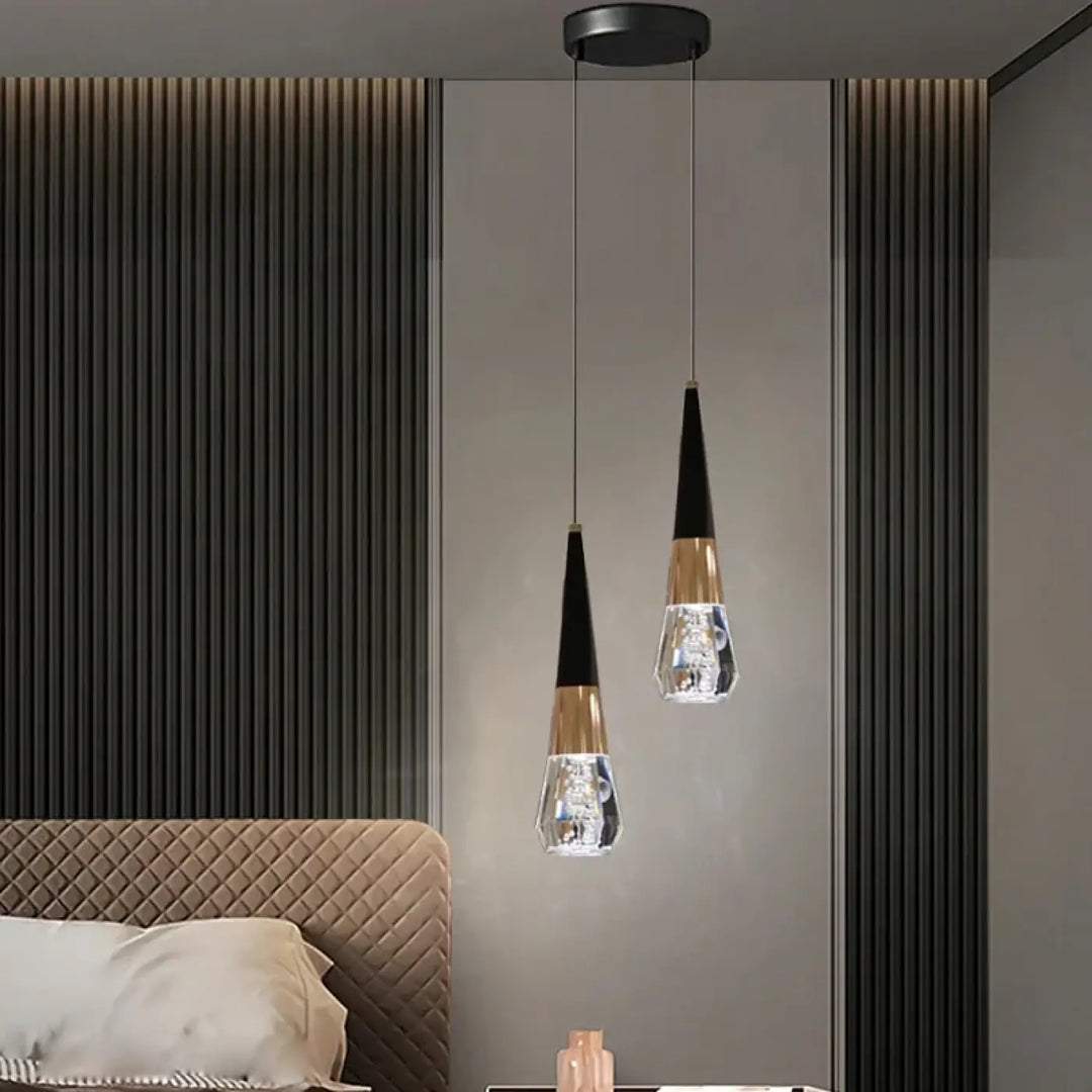 Suspension Goutte Noire Et Dorée Avec Bulle De Verre Élégance