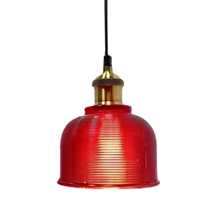 Suspension luminaire italino en verre strié rouge avec accents en laiton pour une suspension industrielle élégante