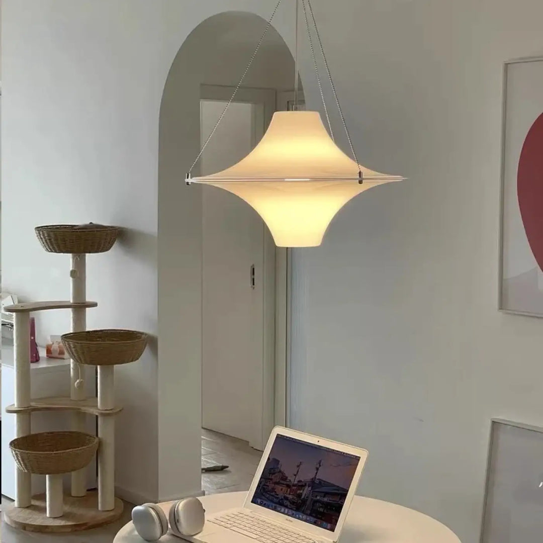 Suspension LED blanche design ovni en acrylique mat