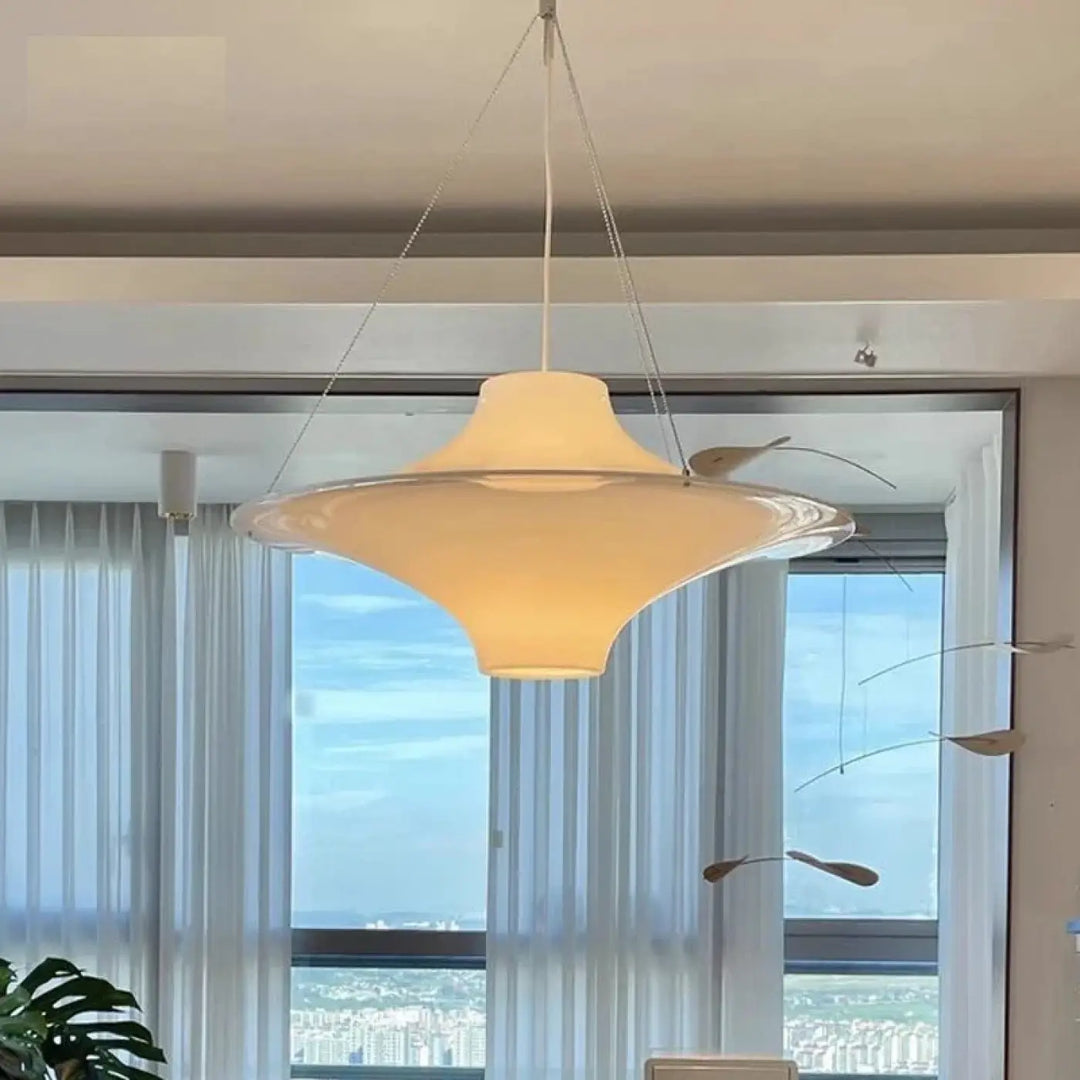 Suspension LED blanche design ovni en acrylique mat