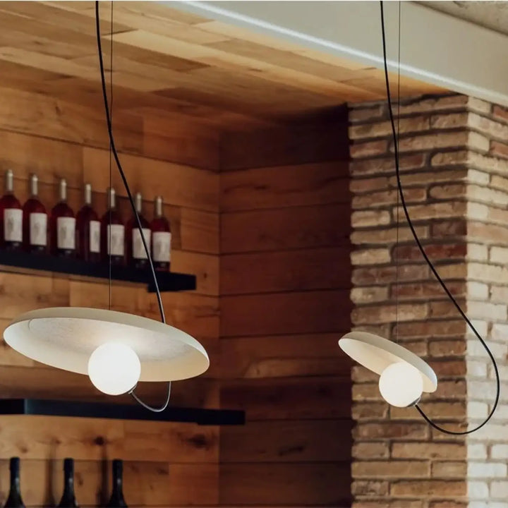 Suspension led avec design unique et éclairage doux élégante