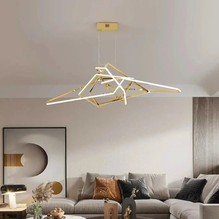 Suspension LED Dorée Design Géométrique Pour Salon Moderne