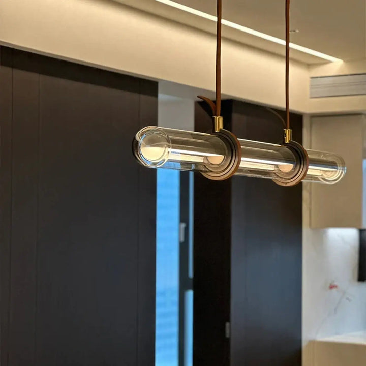 Suspension longue en cuir et verre au style moderne et élégant