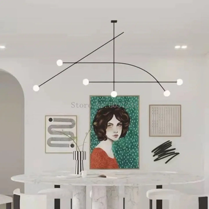 Suspension Luminaire Avec Les Barres Et Les Boules Blanches