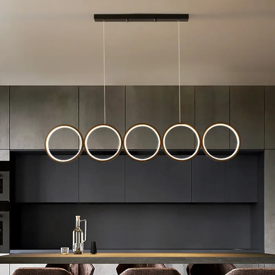 Suspension luminaire anneaux minimalistes et elégants