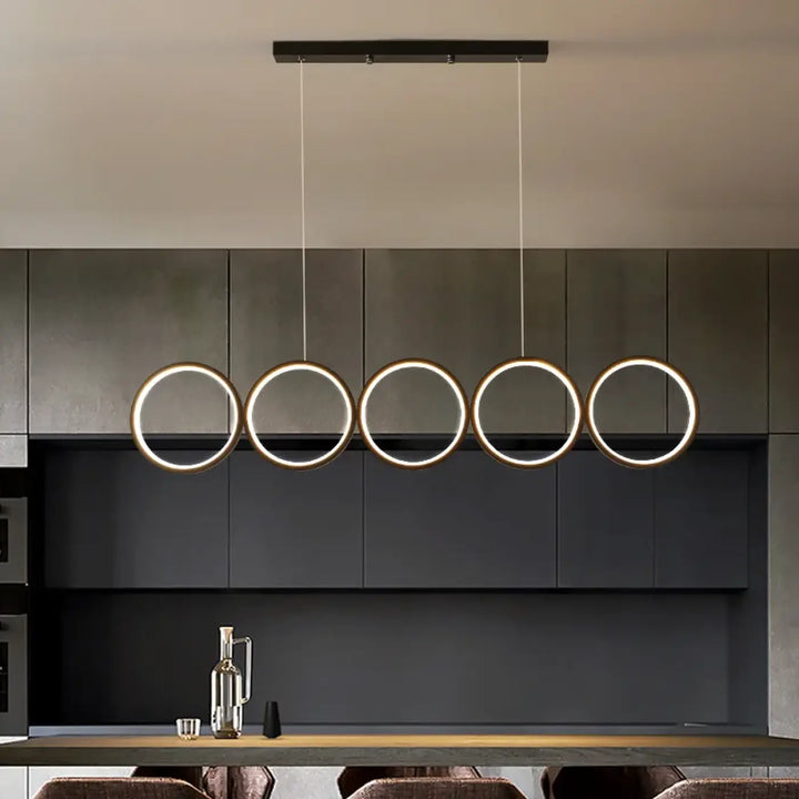Suspension luminaire anneaux minimalistes et elégants