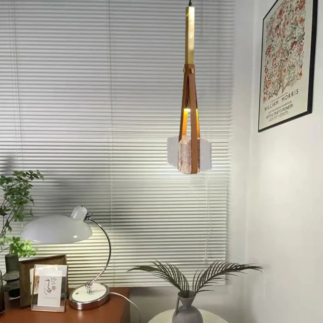 Suspension luminaire art déco dorée en verre élégante