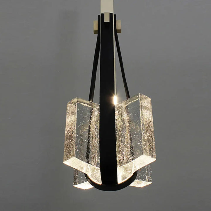Suspension luminaire art déco dorée en verre élégante