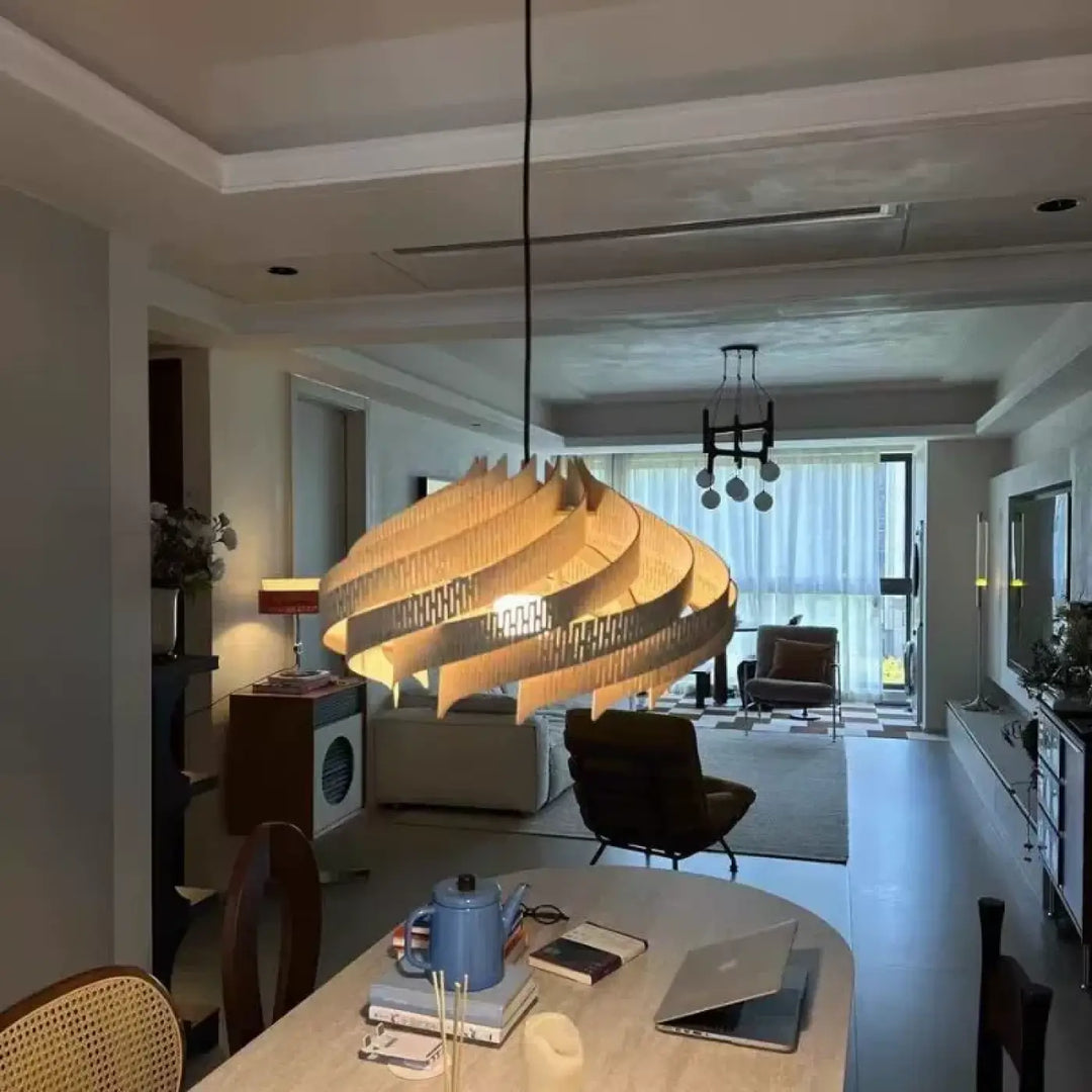 Suspension artistique en bois naturel design chaleureux
