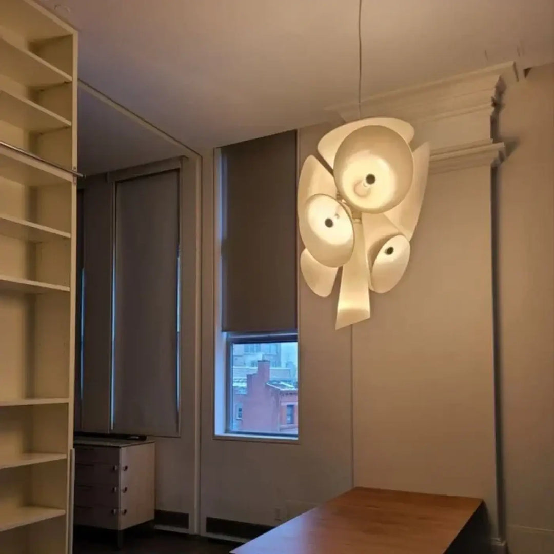 Suspension luminaire artistique en verre blanc effet fleur opalin