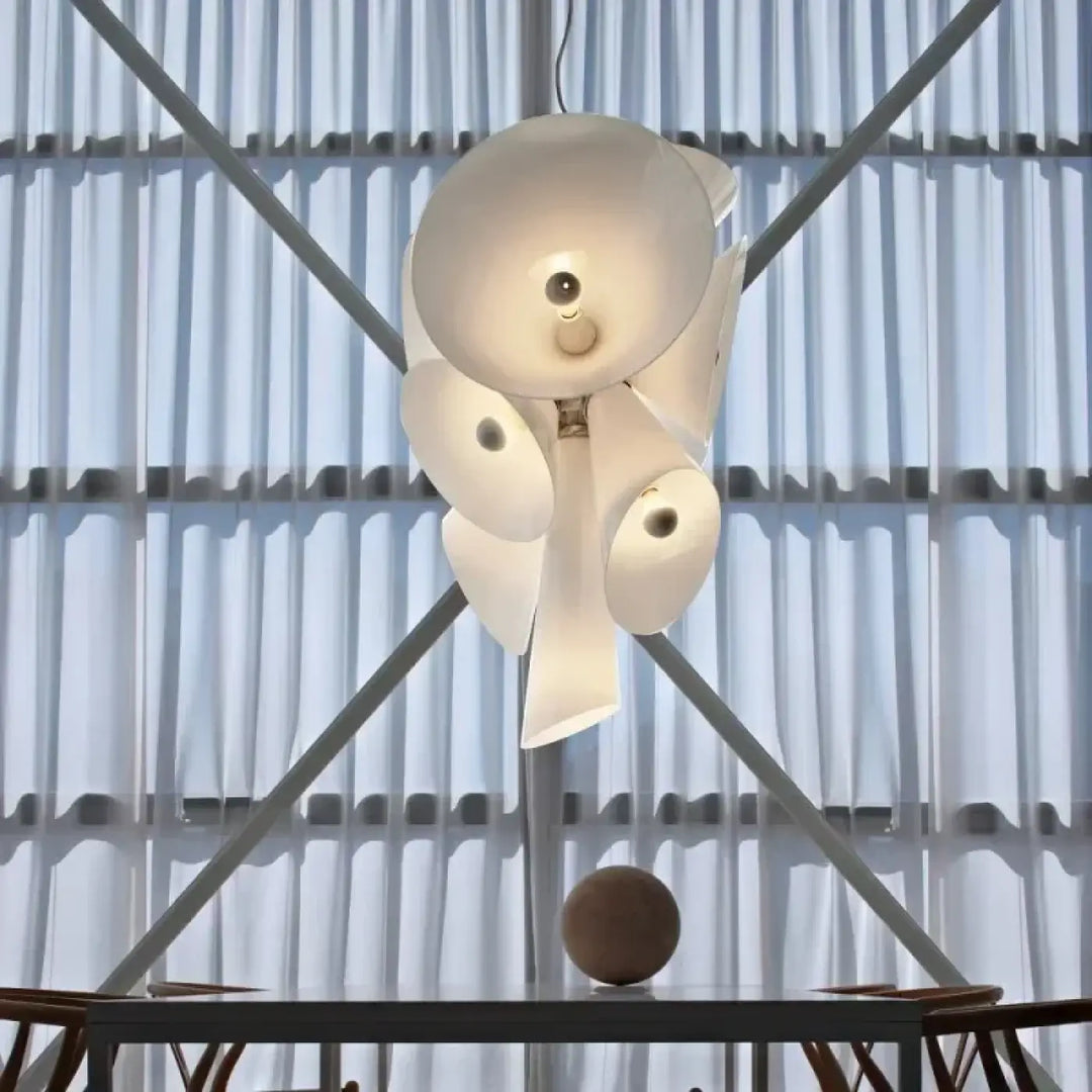 Suspension luminaire artistique en verre blanc effet fleur opalin