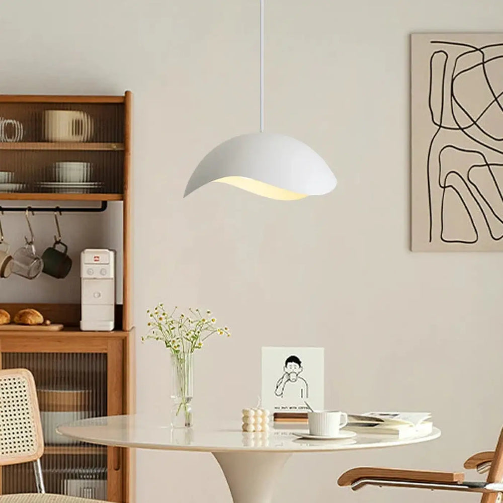 Suspension luminaire eloria blanc élégant avec courbes ondulées suspendu au plafond design moderne