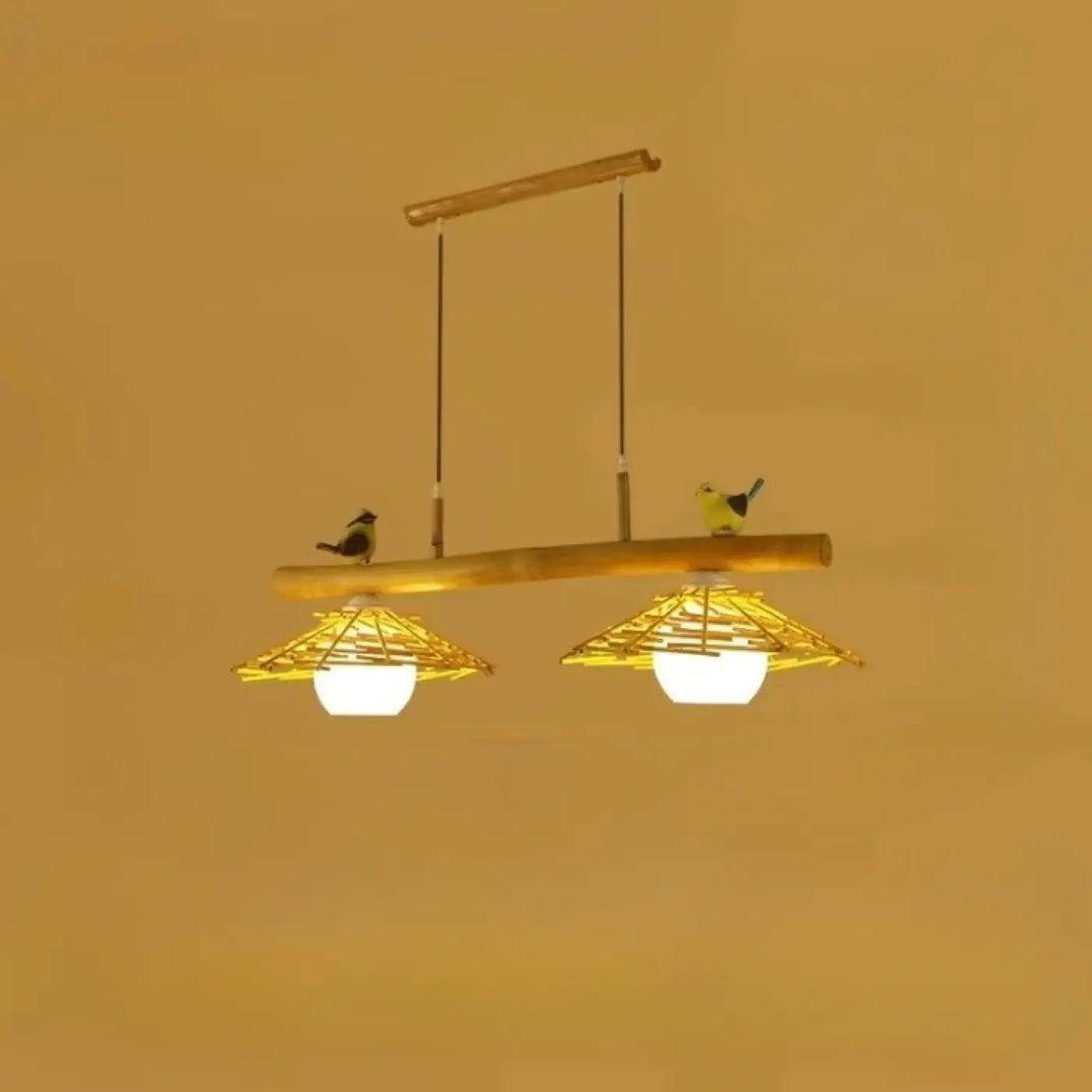 Suspension luminaire volantis en bambou rustique avec deux abat-jours tissés chaud et figurines d’oiseaux décoratives
