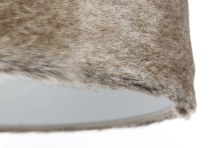 Suspension luminaire beige en fausse fourrure texturée beige et gris clair avec surface douce et moelleuse