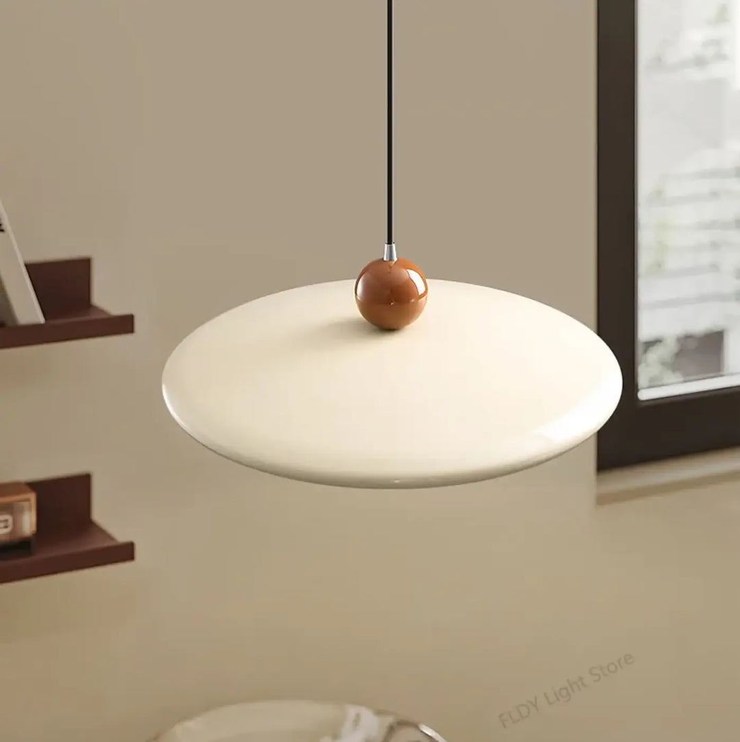 Suspension beige et marron style moderne épuré chic
