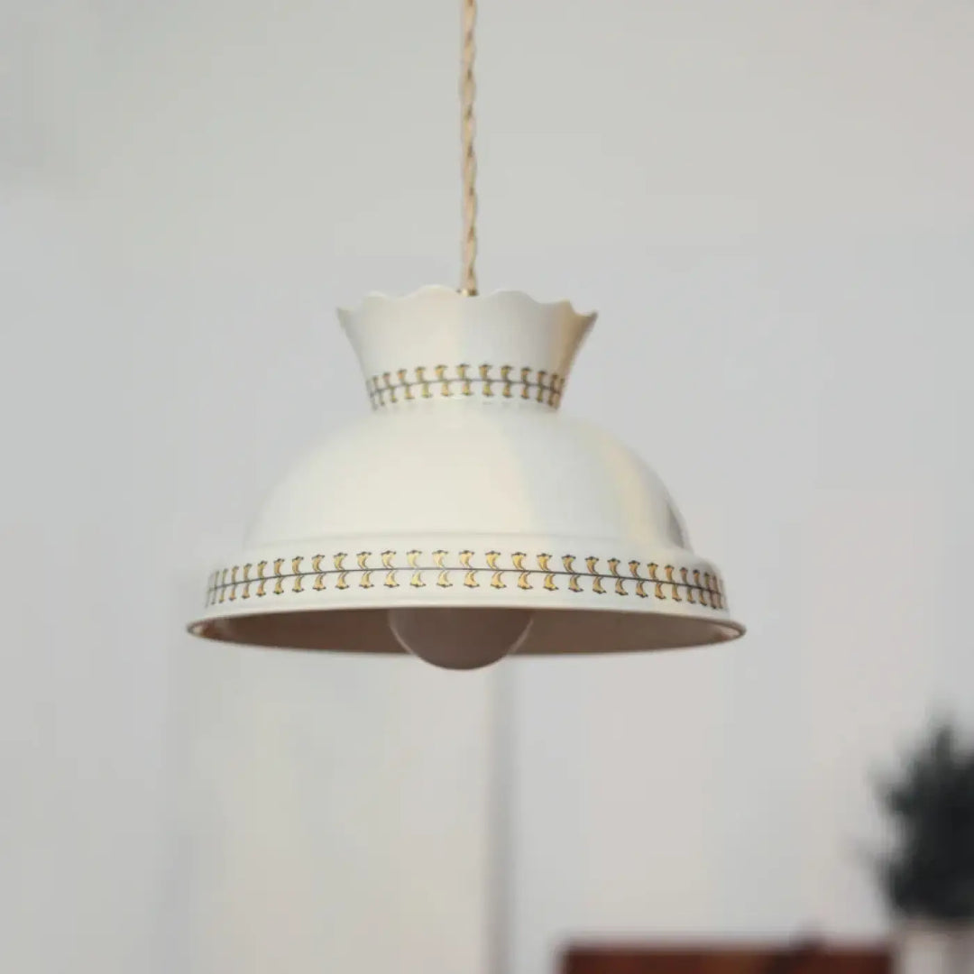 Suspension luminaire blanche en céramique au style ancien