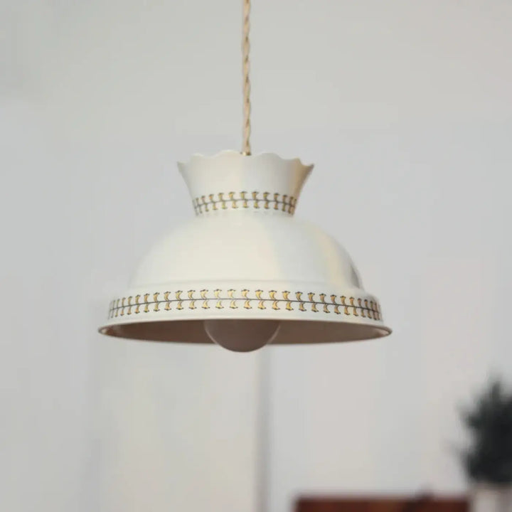 Suspension luminaire blanche en céramique au style ancien