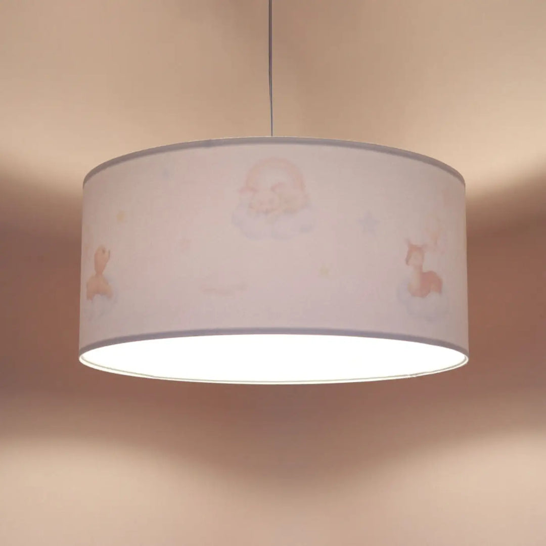 Suspension luminaire blanche sweet dreams classic avec abat-jour cylindrique blanc et illustrations roses délicates