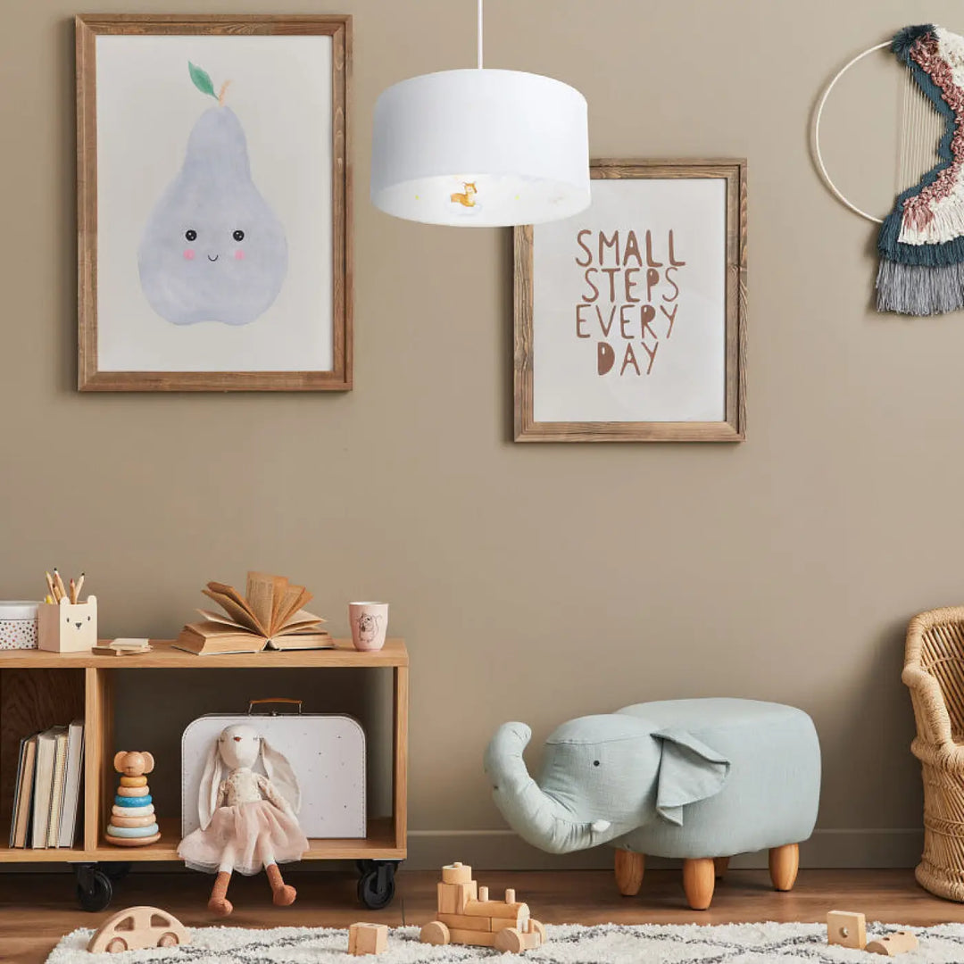 Tabouret éléphant en tissu bleu clair avec pieds en bois pour suspension luminaire blanche sweet dreams classic