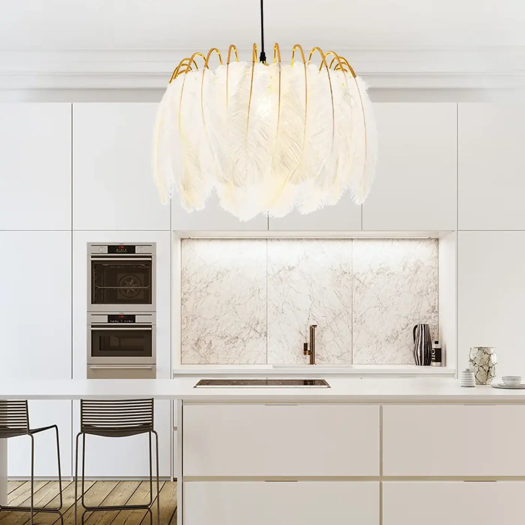 Suspension blanche à plumes style art déco élégance