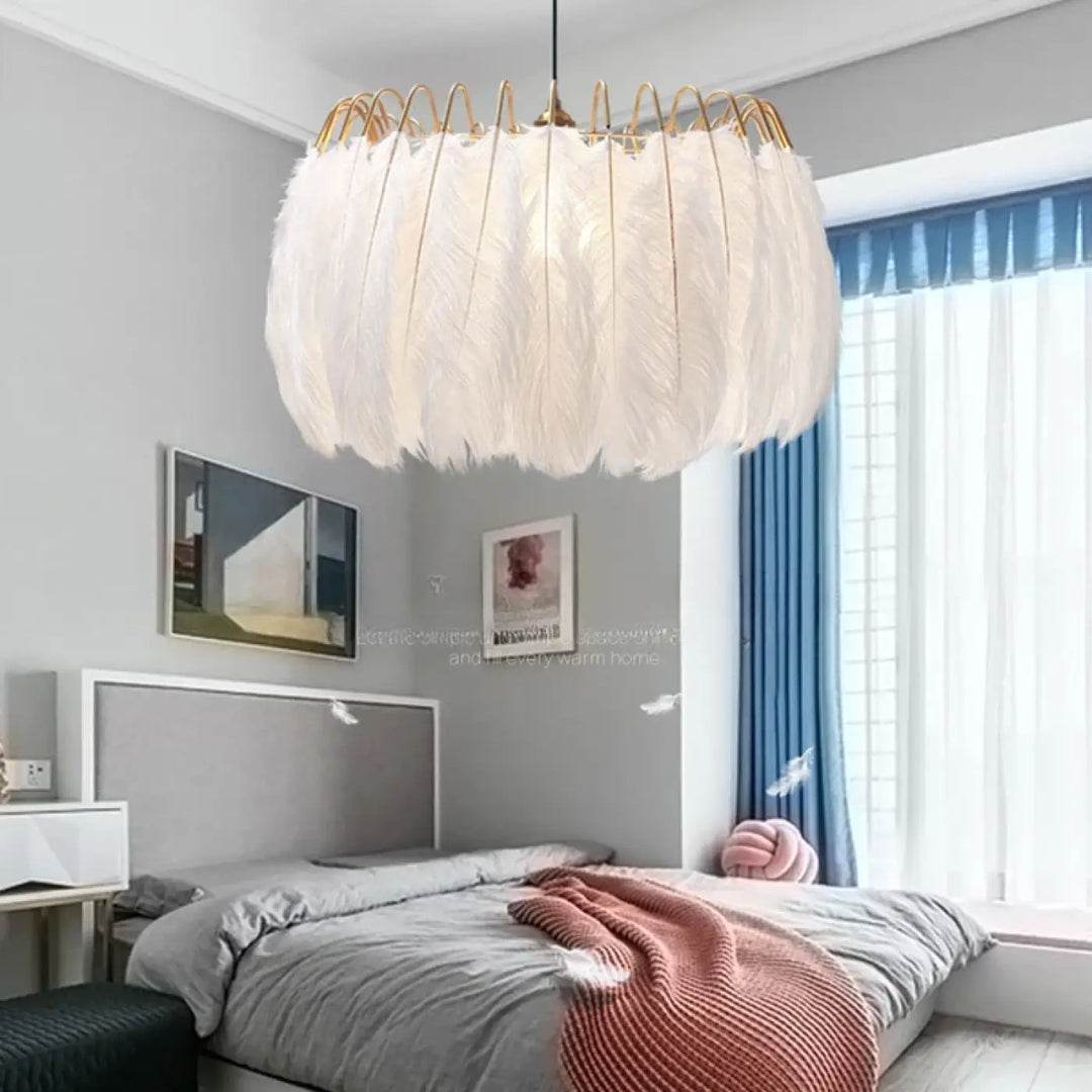 Suspension blanche à plumes style art déco élégance