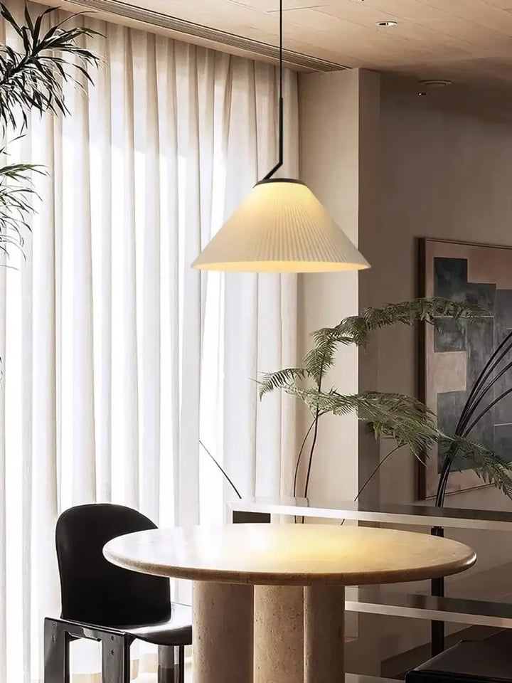 Suspension luminaire blanche au style nordique épurée