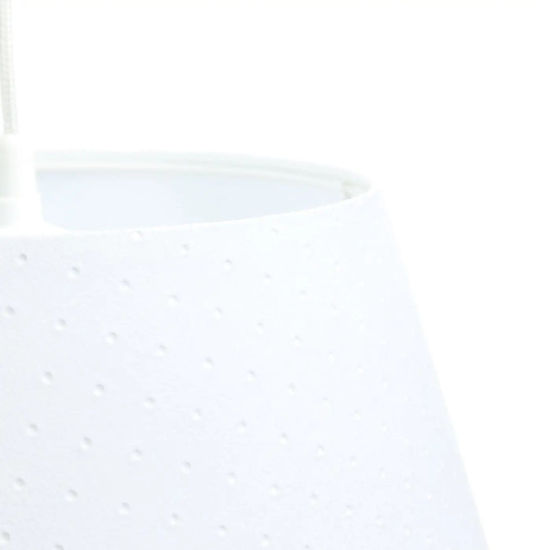 Suspension luminaire blanche bell jasmin avec abat-jour blanc à texture subtilement ponctuée